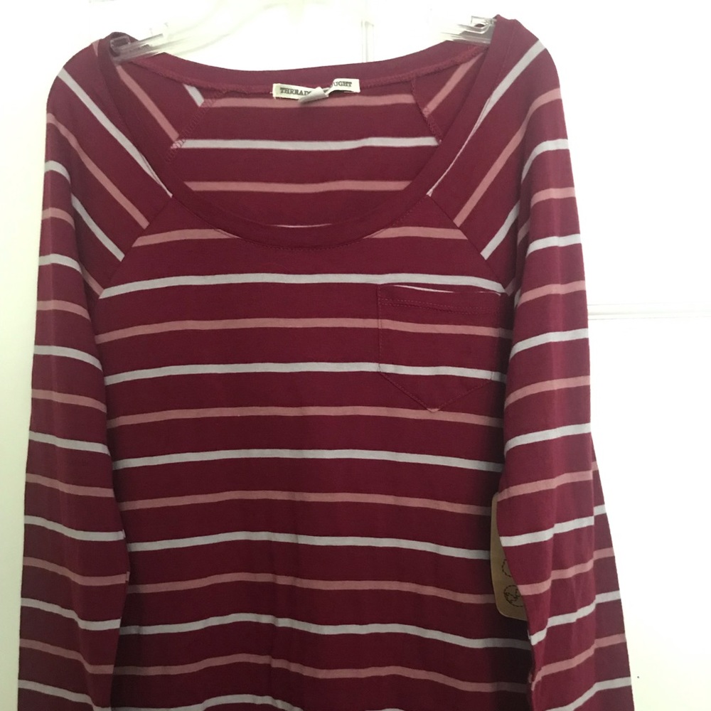 Long sleeve shirt with stripes